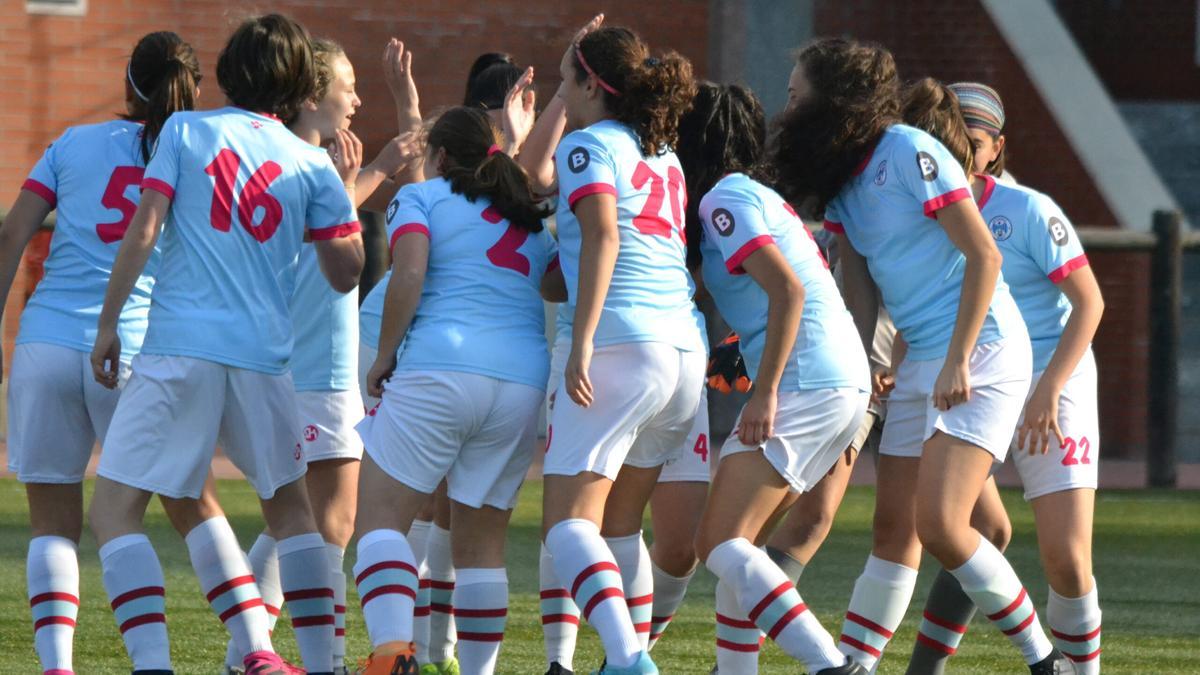 Jugadoras de uno los equipos seniors del Bilbao Artizarrak.