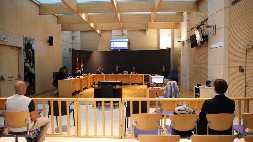 Se enfrenta a un año de cárcel por agarrarse los genitales ante una adolescente en Donostia