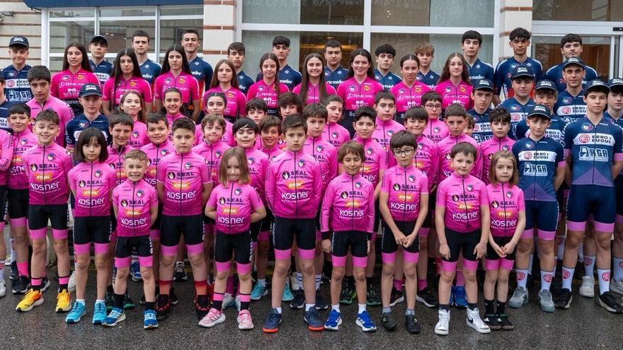 El Club Ciclista Ermitagaña se presenta como el más numeroso de Navarra