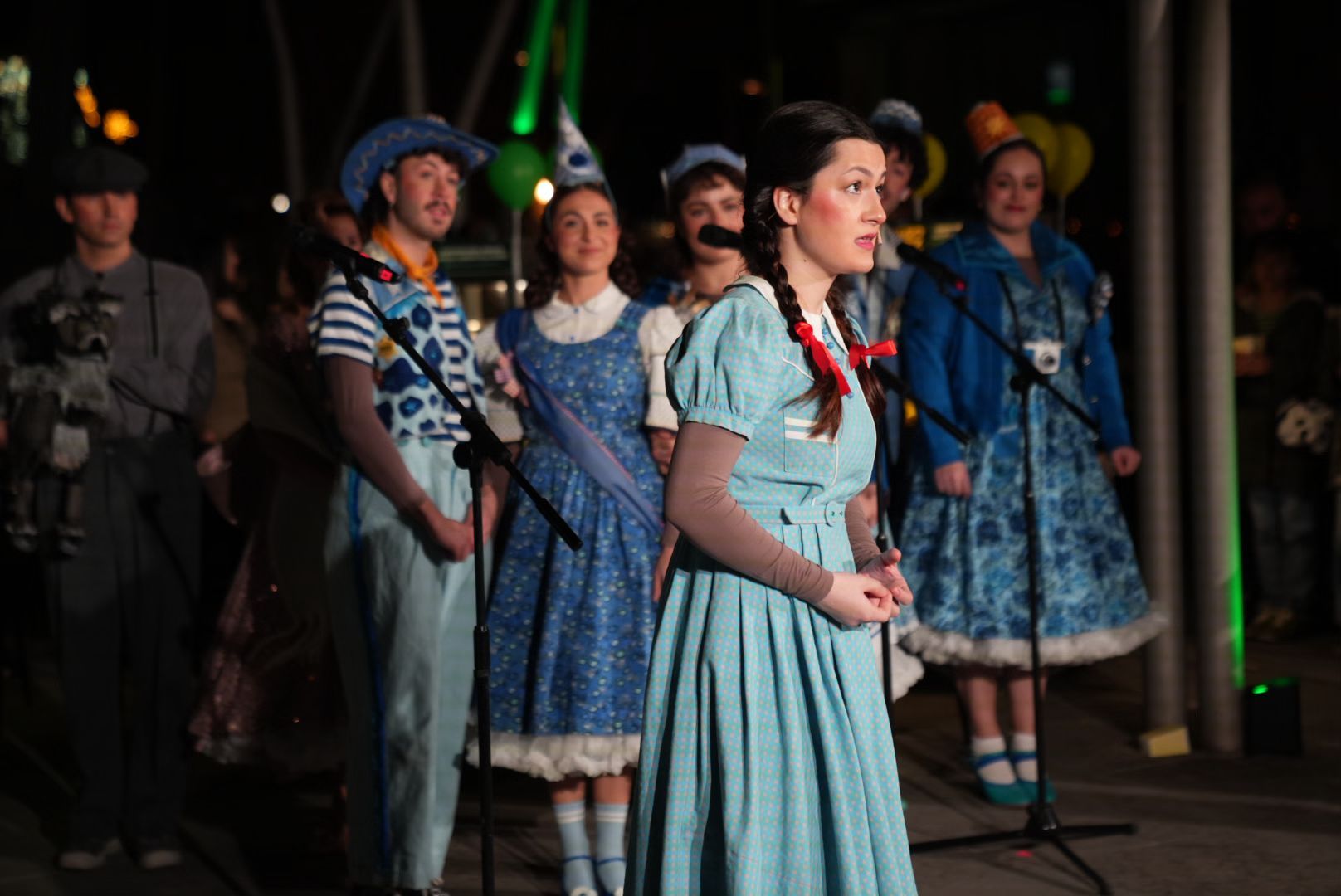 En imágenes: el Palacio Euskalduna se tematiza por Navidad