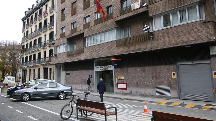 Piden el cese de una comisaria jefa de la Policía Nacional por el caso de la desaparición de pruebas de la doble violación con burundanga en Pamplona
