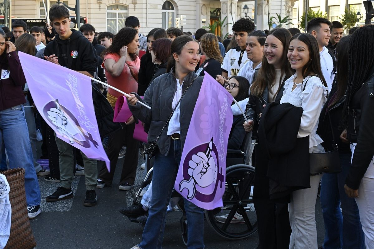 Estudiantes salen a la calle en Bilbao contra el 'bullying'