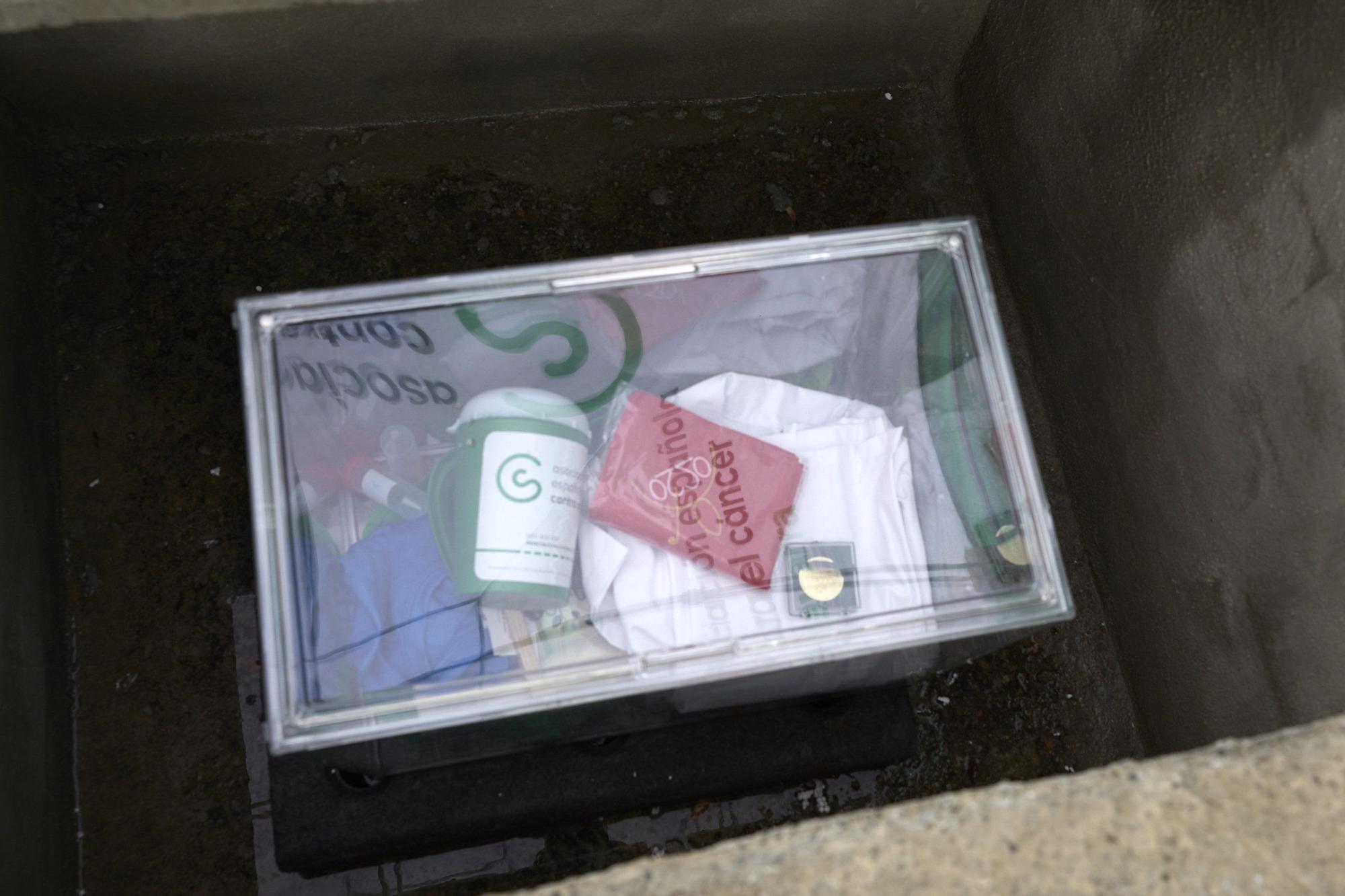 Colocación de la primera piedra del nuevo espacio abierto de la AECC 'La casa de la Vida'