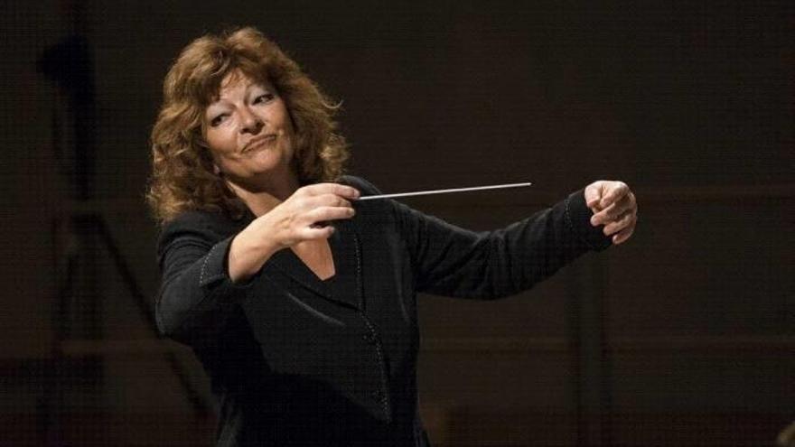 Udal Musika Bandak Isabelle Ruf-Weber zuzendari suitzarraren batutapean jardungo