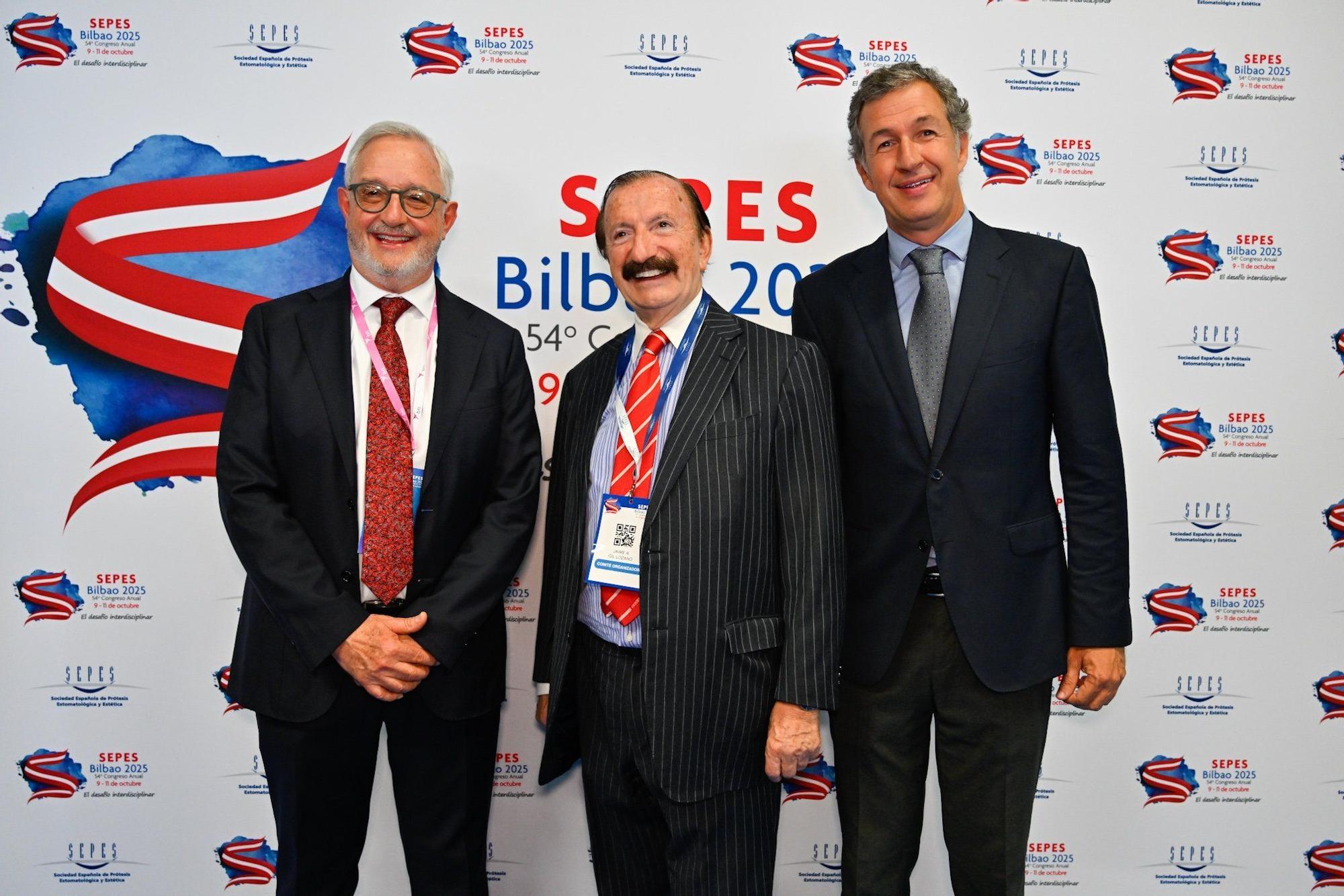 Estuardo Mata, guatemalteco presidente de la FIEFO; Jaime Gil, presidente del 54º congreso de la SEPES y José Nard.