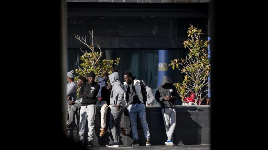 Pozuelo de Alarcón ordena cerrar el centro de migrantes del Gobierno español por falta de licencia