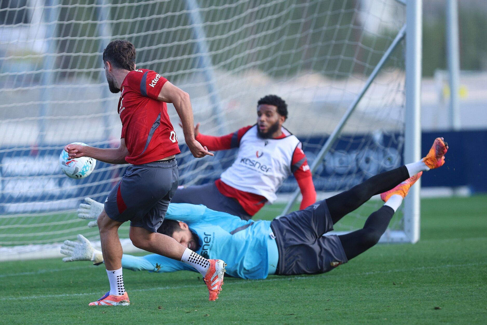 Entrenamiento de Osasuna en Tajonar del lunes 13 de octubre de 2025