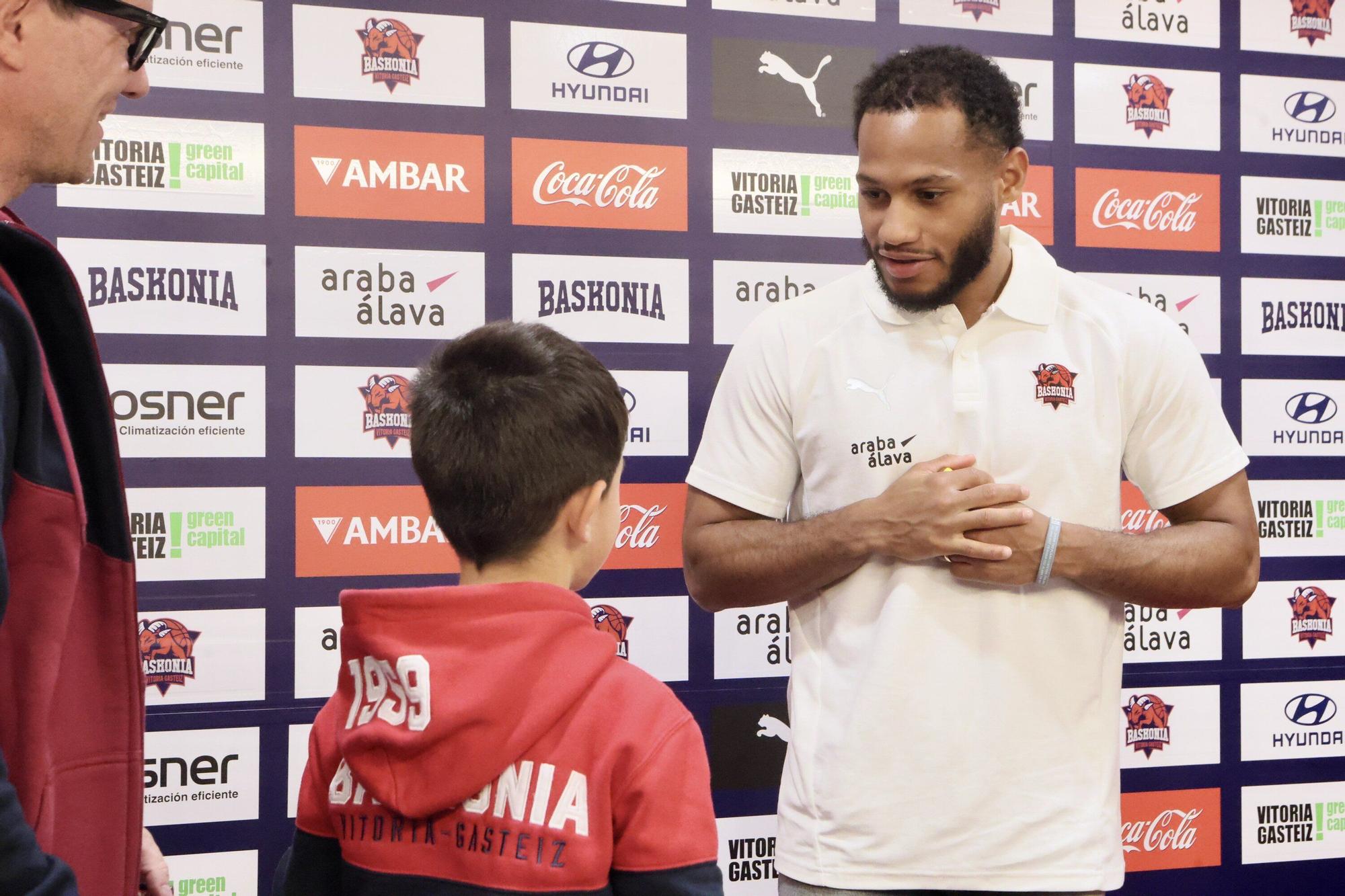 En imágenes: Presentación de Markquis Nowell como nuevo jugador del Baskonia