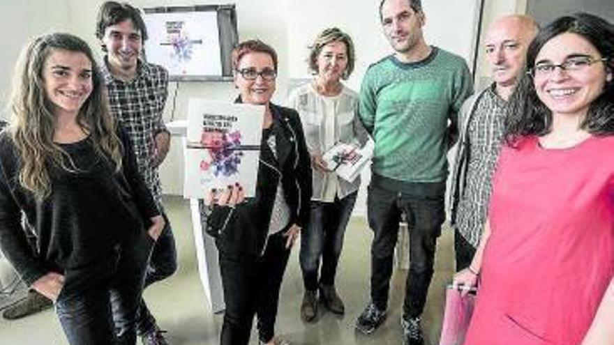 Varios autores del libro, ayer, en Tabakalera.