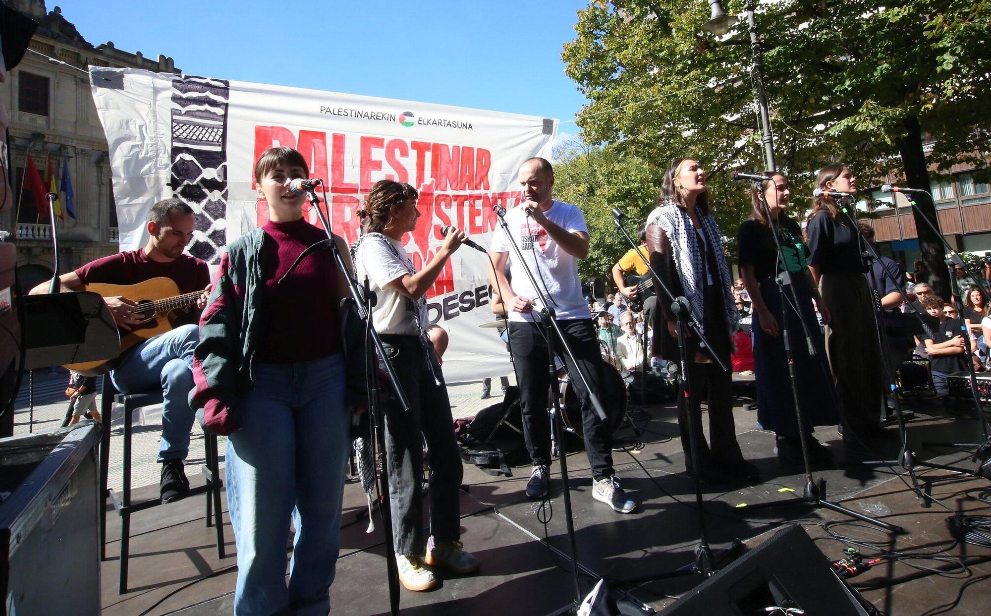 Fotos de la concentración en apoyo a Palestina en Pamplona este sábado