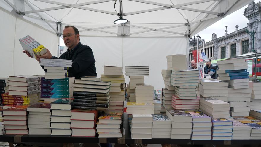 El Día del Libro se celebra con un descenso de ventas por primera vez en cinco años