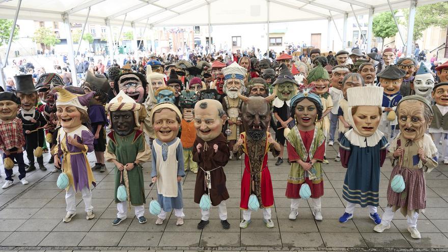 Atarrabia celebra los 30 años de su comparsa de kilikis