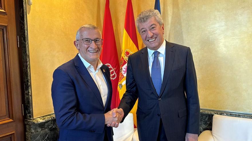 Taberna recibe al embajador de Azerbaiyán en su visita institucional a Navarra