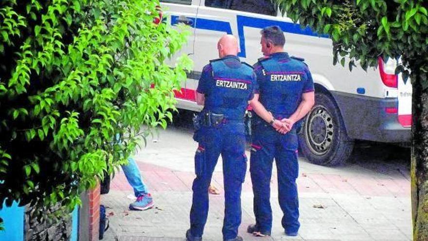 Una anciana trasladada al hospital tras sufrir un robo por tirón en Bilbao