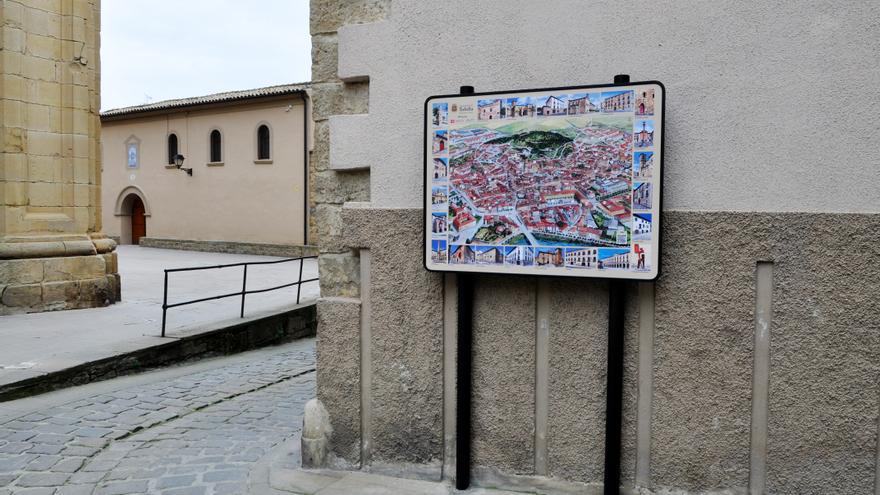 Tafalla instala seis paneles para difundir su Casco Histórico