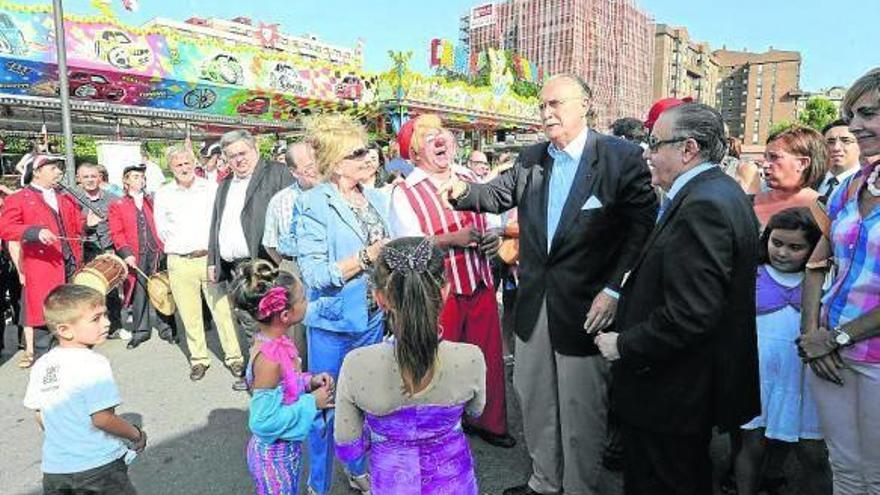 Iñaki Azkuna con integrantes del Circo Mundial