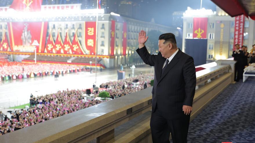 Kim Jong Un anuncia una nueva flota de buques de guerra con capacidad nuclear