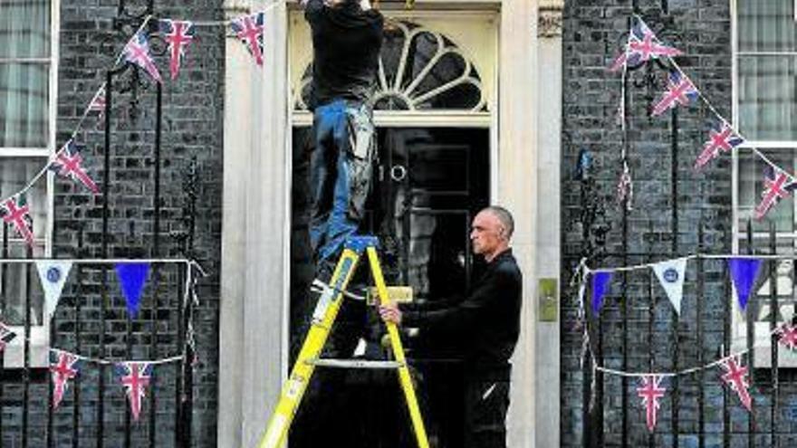 Johnson seguirá residiendo en el 10 de Downing Street . Foto Efe