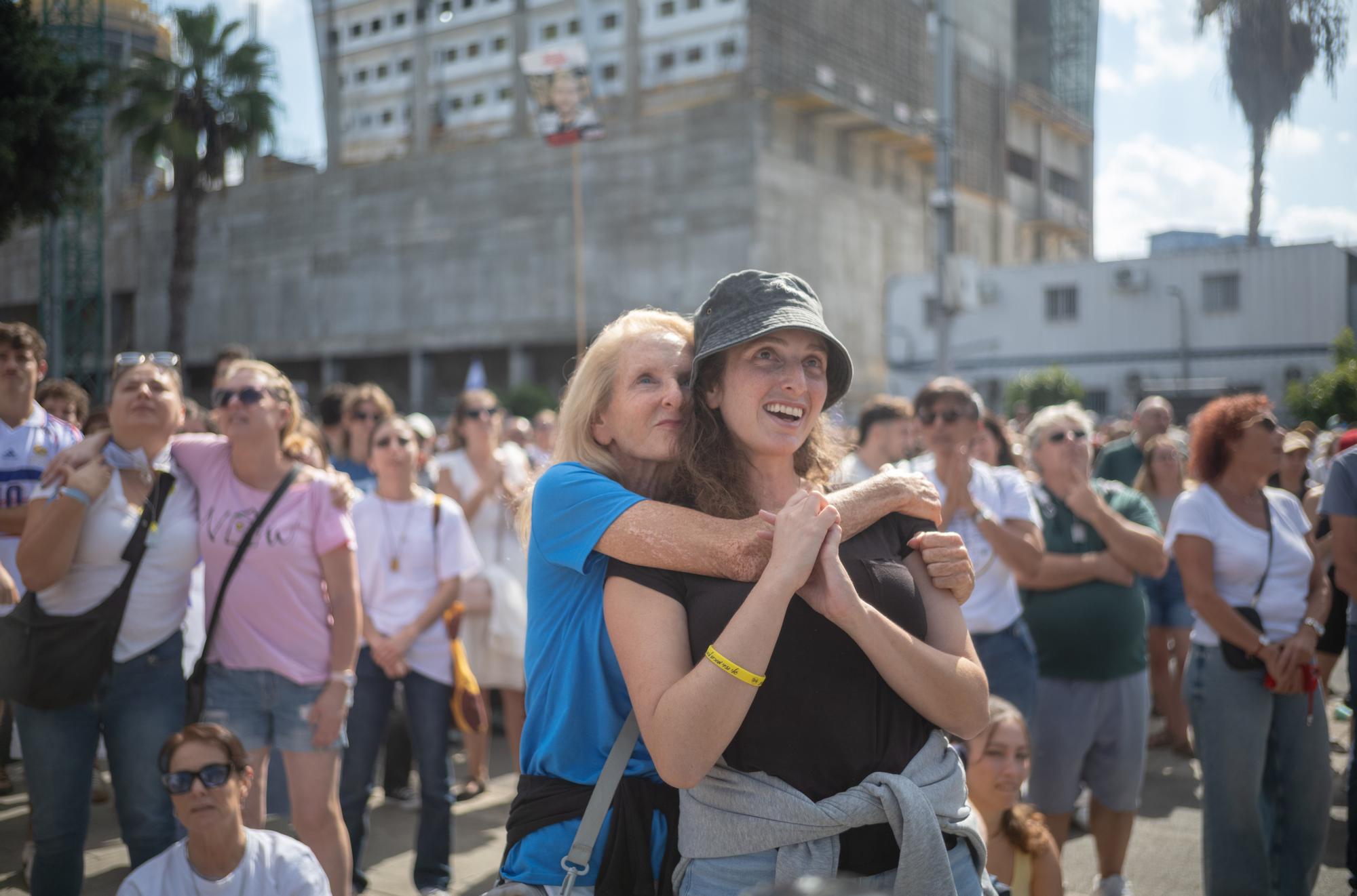 En imágenes | Los familiares de los rehenes israelíes celebran su liberación
