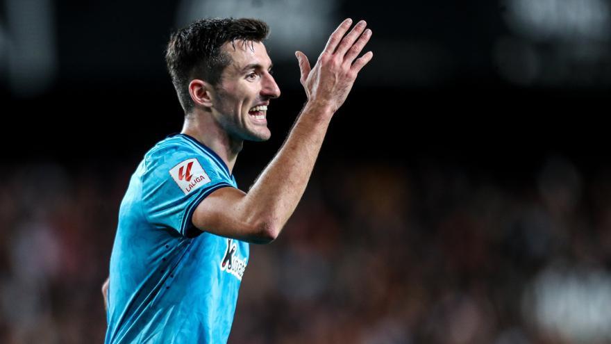 Las notas de Aitor Martínez: Vivian luce músculo