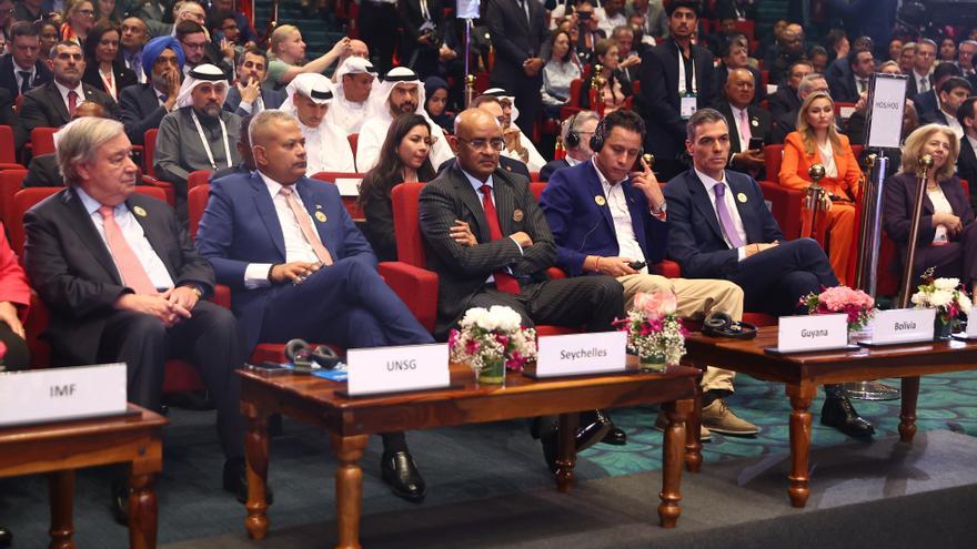 Sánchez llama a evitar que sean unos pocos quienes dominen la IA y se socave la democracia