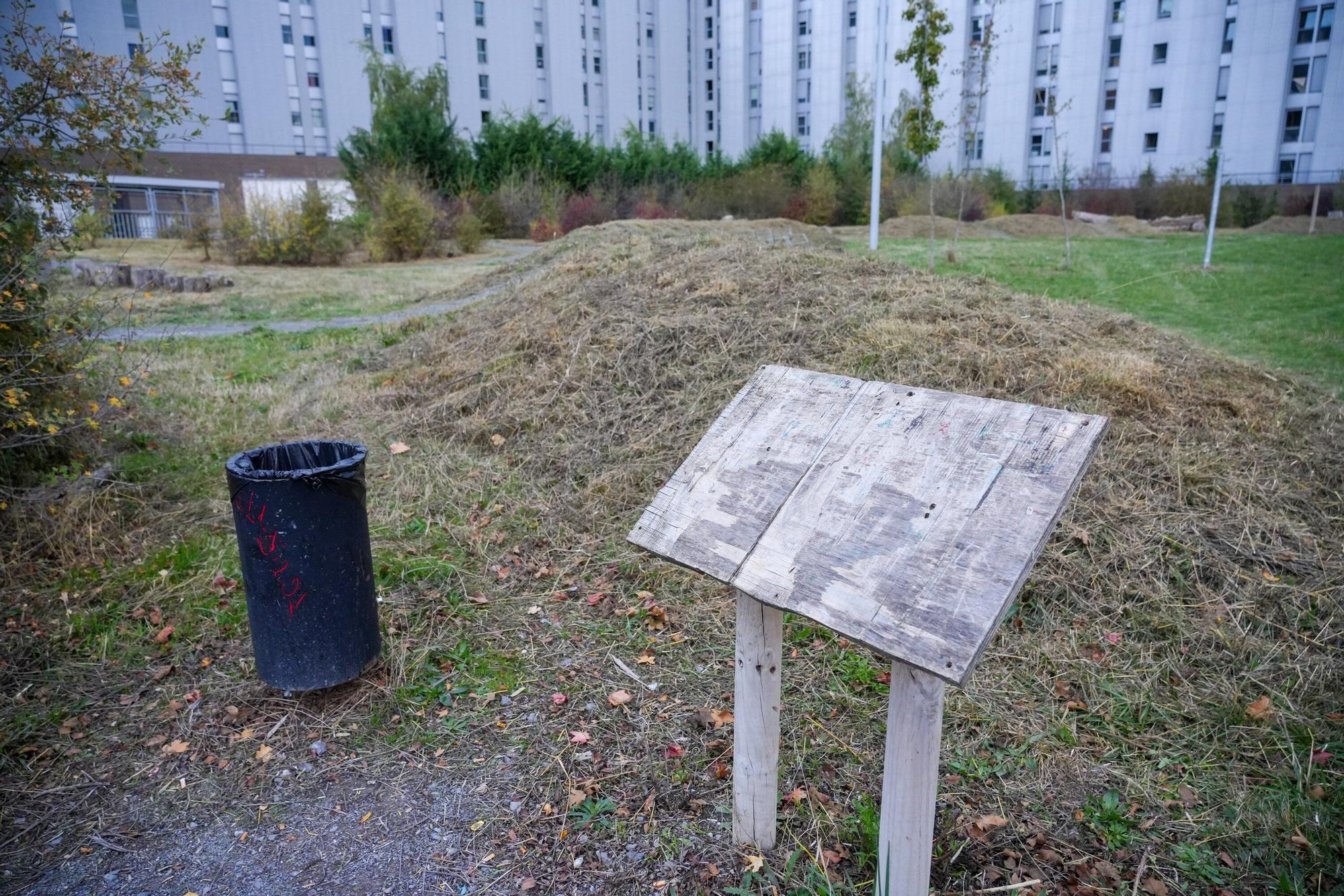 En imágenes: El Ayuntamiento adecenta el parque Tirreno