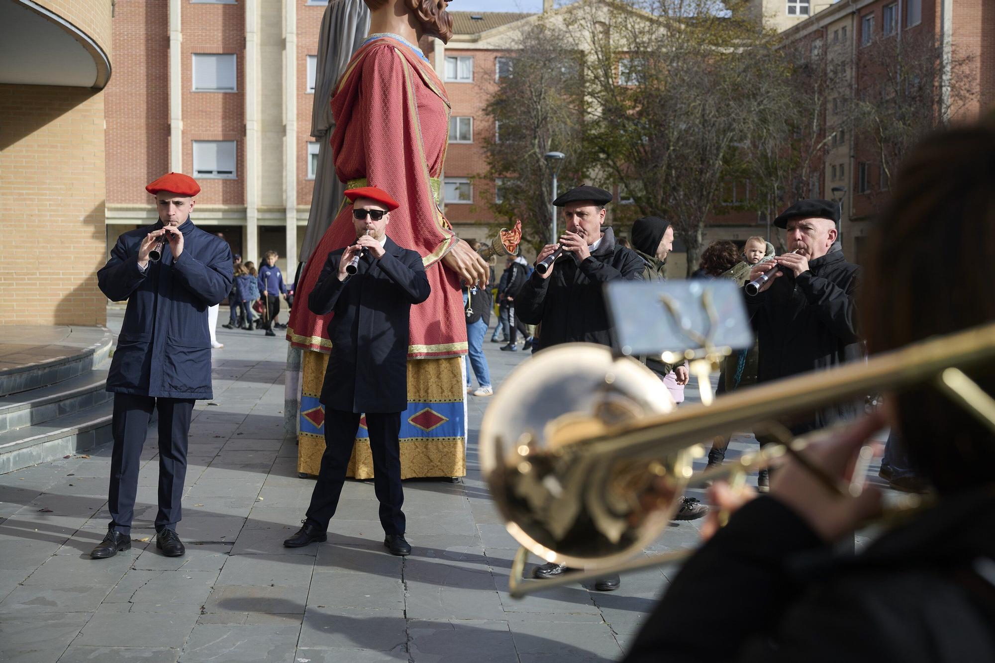 Fotos del chupinazo y pasacalles de las fiestas de San Andrés