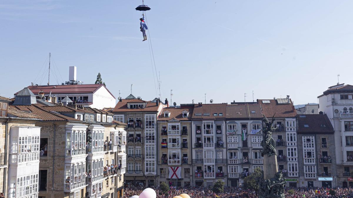 En imágenes: Así ha sido la bajada de Celedón en 2025