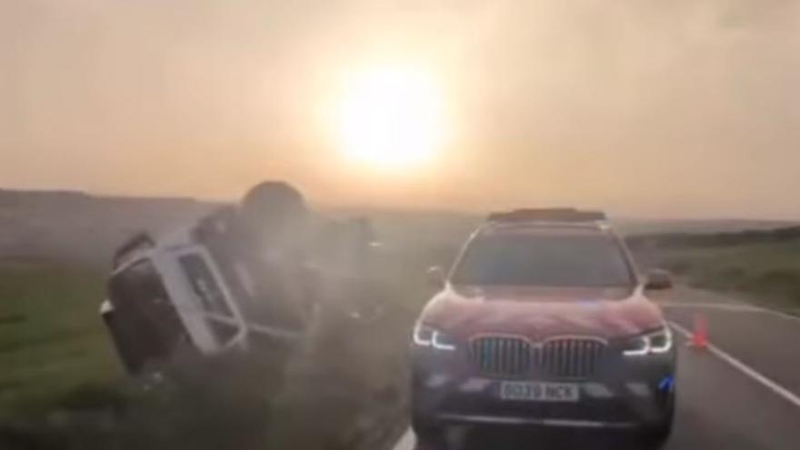 Un camión se sale de la carretera y vuelca en Lodosa