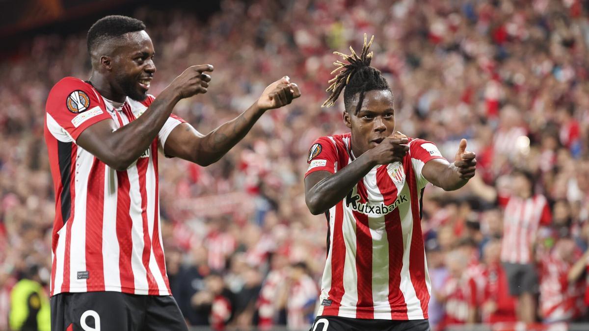 Los hermanos Iñaki y Nico Williams celebran un gol.