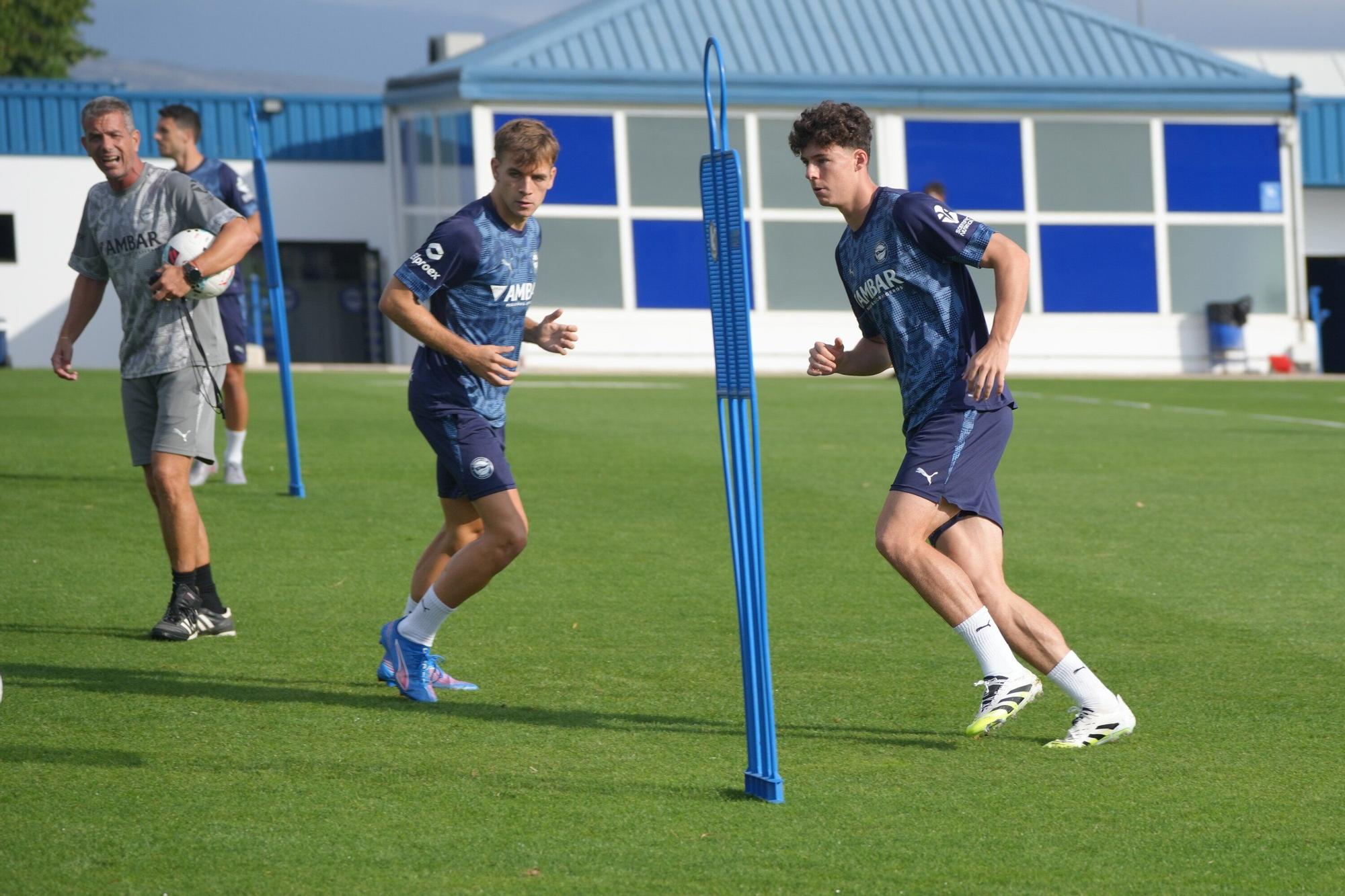 En imágenes: El Alavés se ejercita en Ibaia durante el parón de selecciones