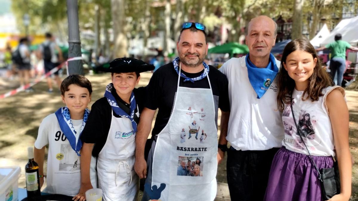 En fotos: hoy se come bacalao al pil-pil en Aste Nagusia