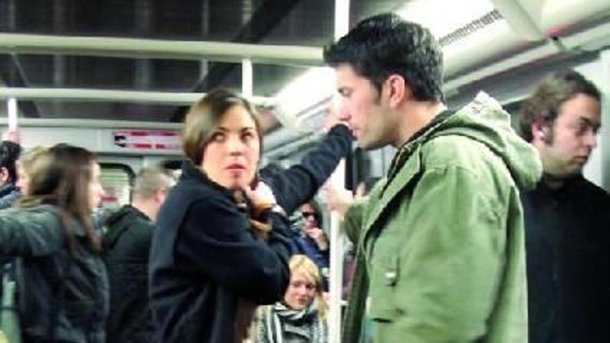 El objetivo residía en viajar con toda naturalidad en el metro en bragas y calzoncillos.