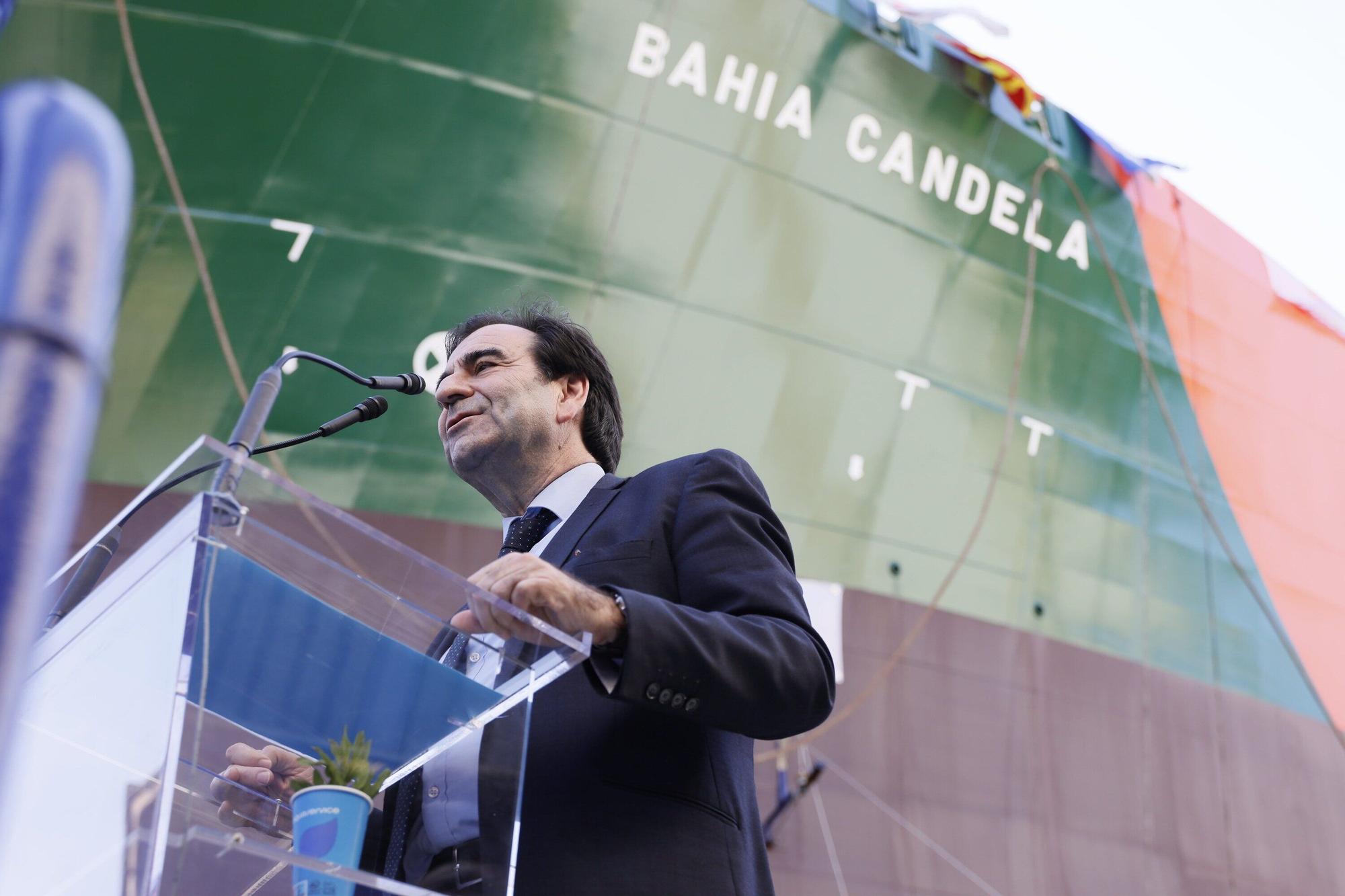 En imágenes: Murueta bota en Erandio un barco de transporte de combustible