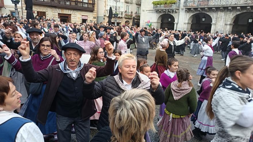 Arrasate 'explota' de ambiente en santamasak