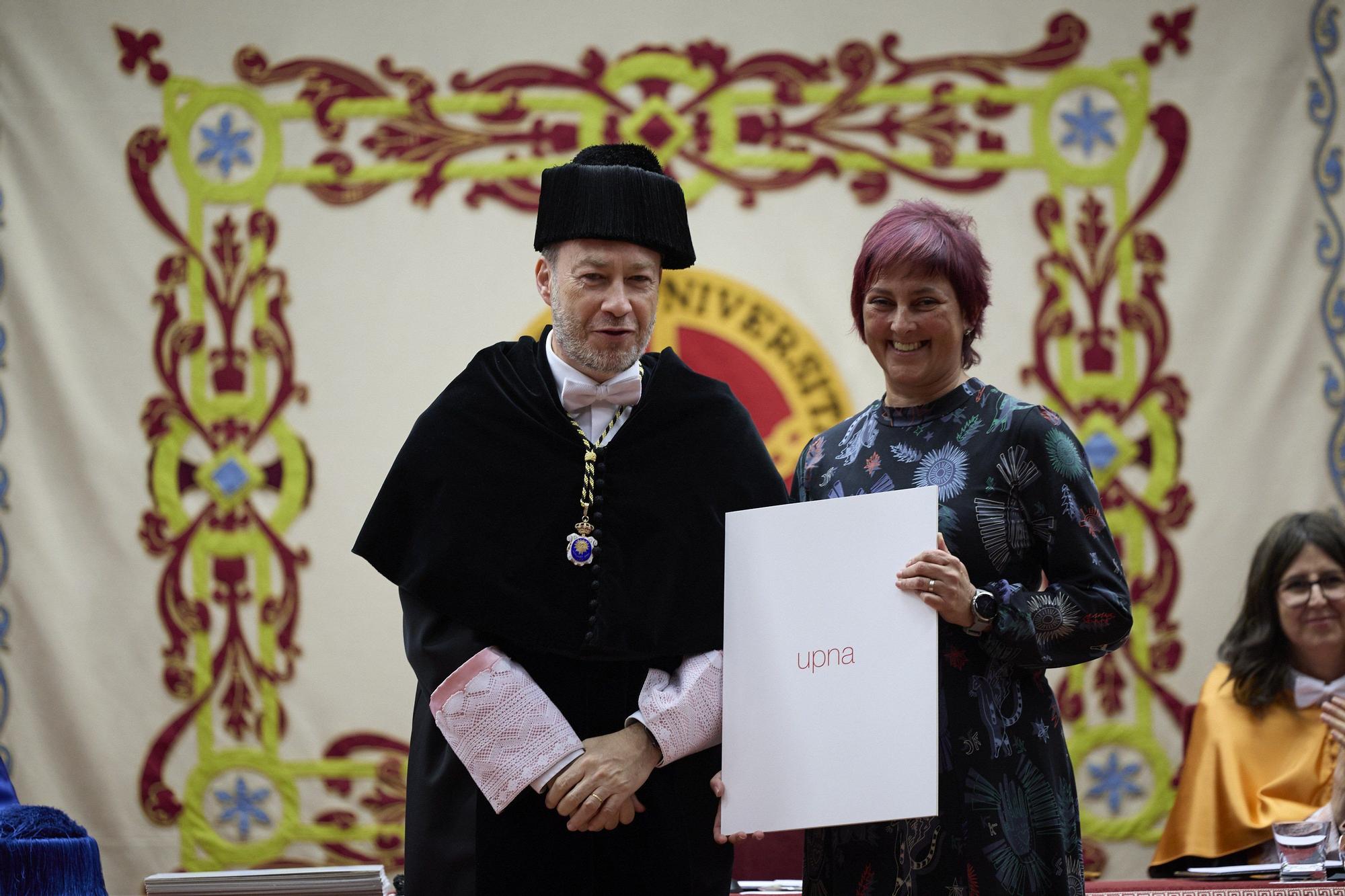 Fotos del homenaje de la UPNA a las personas que llevan 25 años trabajando en la Universidad