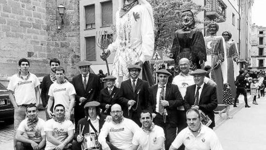 Los gigantes de Altsasu  no fallan en las fiestas del casco viejo