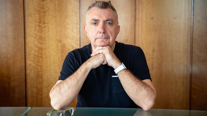 Manuel Vilas: “He perdido a una persona con la que yo veía el mundo, y ahora lo veo solo”