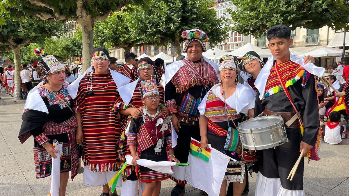 Uno de los grupos que participó en la kalejira