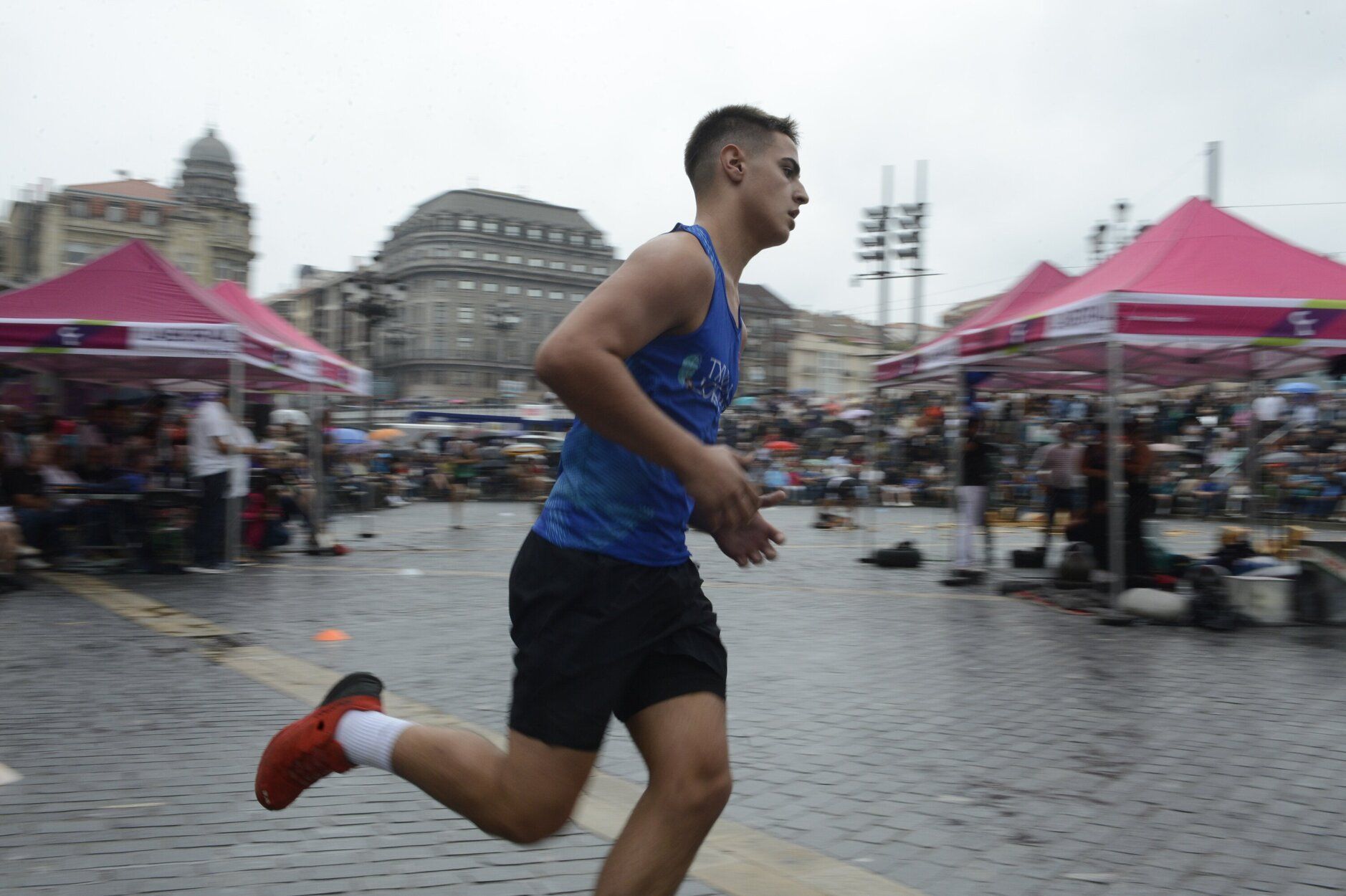 En fotos: herri kirolak en la plaza del Arriaga