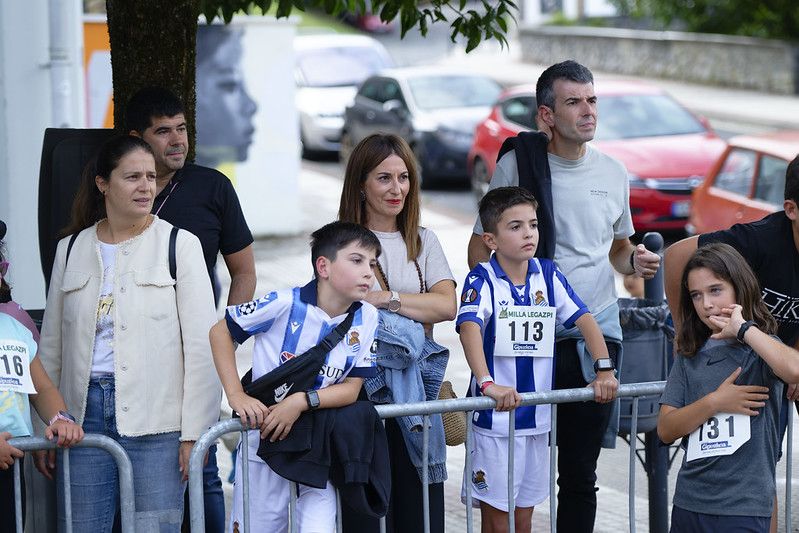 Castellers, gigantes y carrera popular en las Agorreko Santikutzak de Legazpi