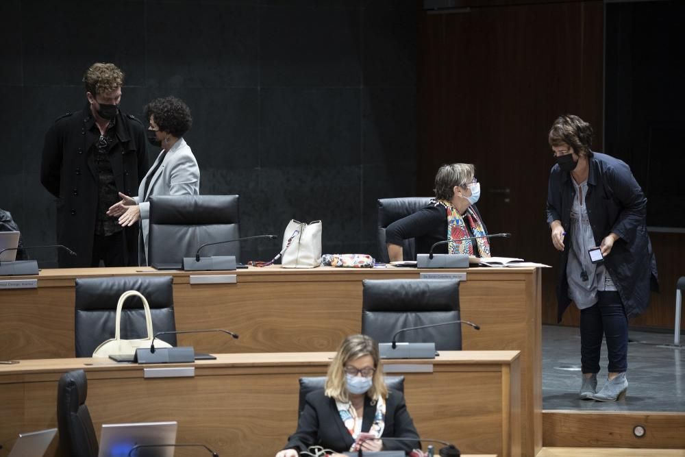 Imágenes del pleno del Parlamento de Navarra este jueves