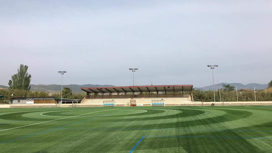 Un cadete del Amigó pasa tres días en la UCI tras golpearse la cabeza con la base de cemento de una valla durante un partido