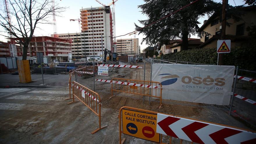 Pamplona: UPN permitió a los chalets de Media Luna aparcar gratis durante meses y la factura sigue pendiente