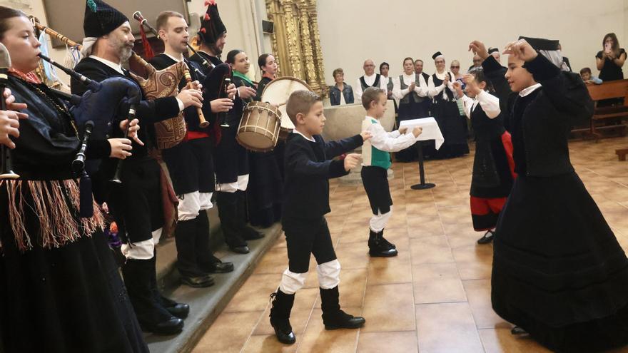 En imágenes: El Centro Gallego de Vitoria celebra Santiago