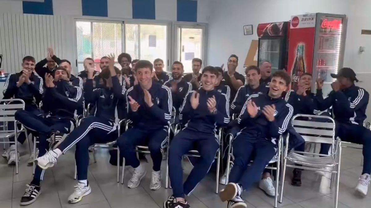 Los jugadores del CD Ebro, al conocer que se enfrentarán a Osasuna en la Copa.