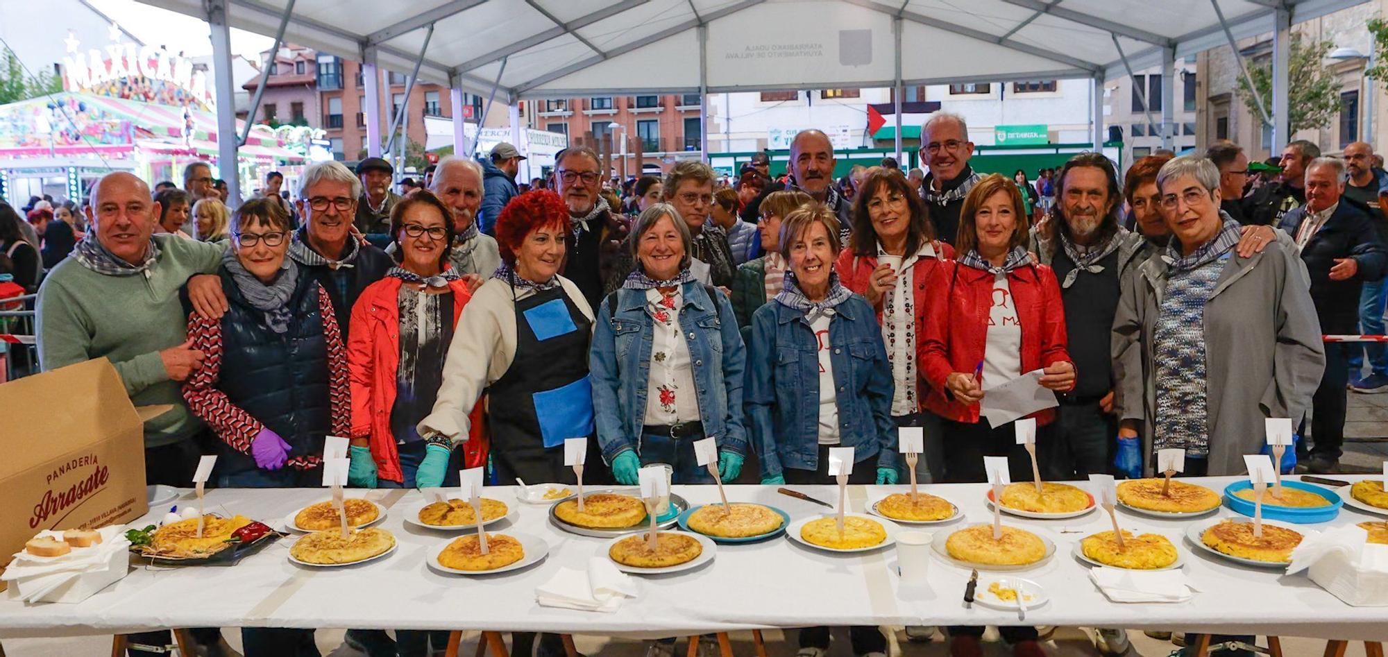 Fotos del concurso de tortilla de patata en Villava-Atarrabia