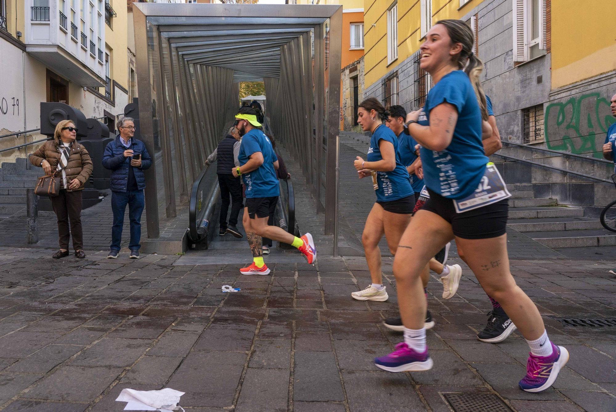En imágenes: Un millar de corredores atraviesan la almendra