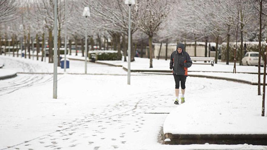 El aviso por nieve en el interior se mantendrá activo todo el fin de semana