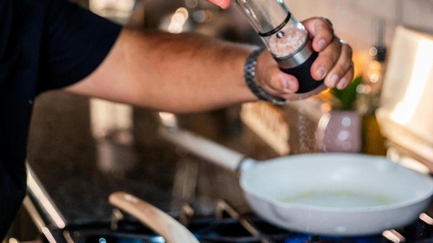 Cocinar sin aceite: alternativas fáciles que puedes probar